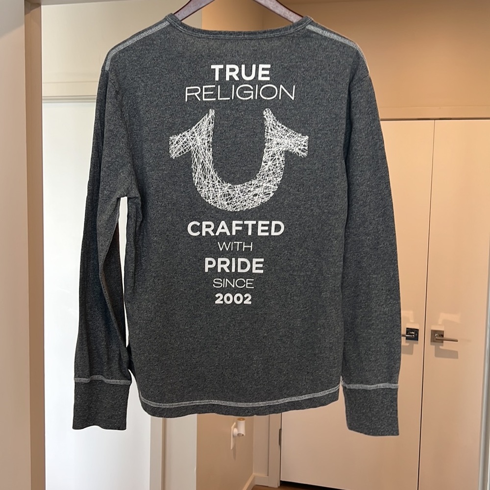 True Religion Men’s Long Sleeve Graphic Logo Tee Gray Medium